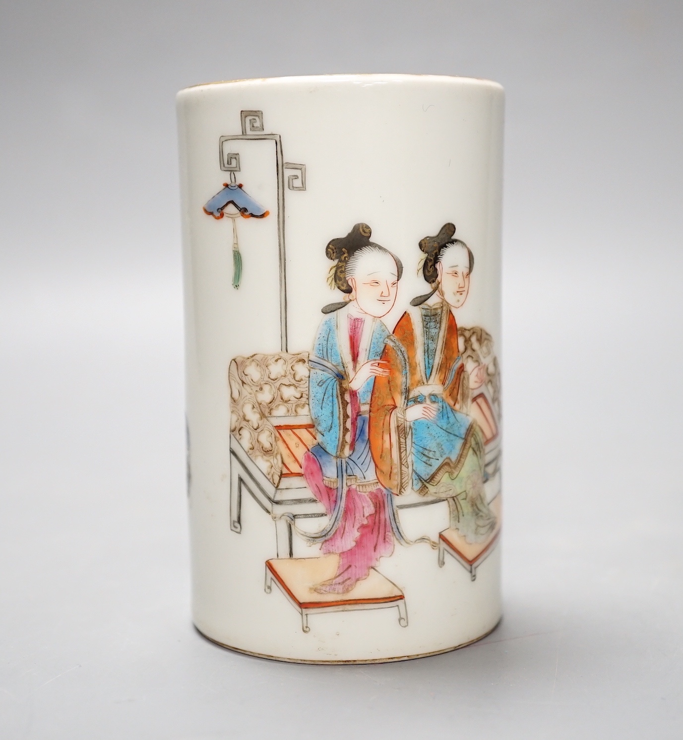 A Chinese famille rose brushpot - 11cm high